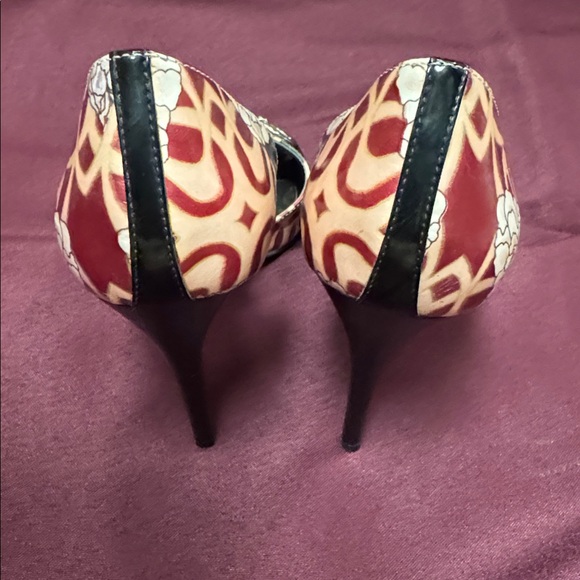 Carlos Santana Open-Toe Heels Red, Pink, Blue with Silver Buckle - Size 8 - Picture 4 of 8